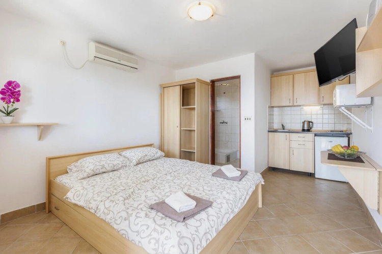 Crystal Sky Apartments