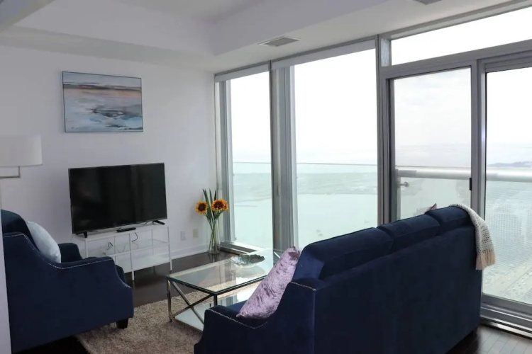 Aaira Suites CN Tower View