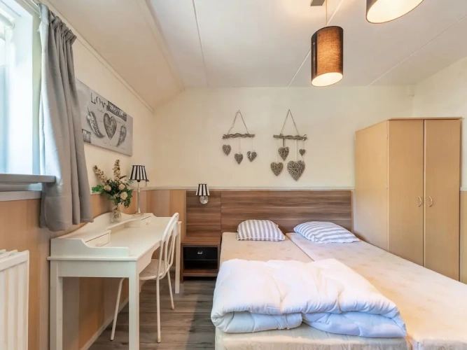 3 Bedrooms Classic Cottage