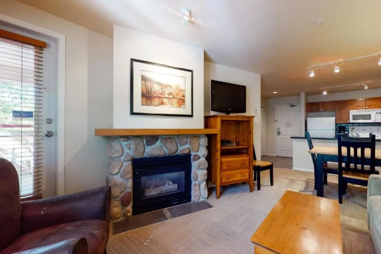 2 Bedrooms Apartment