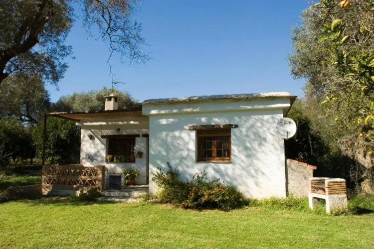 2 Bedrooms Villa