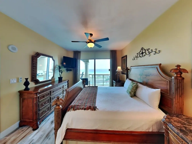 Standard room with balcony and with ocean view