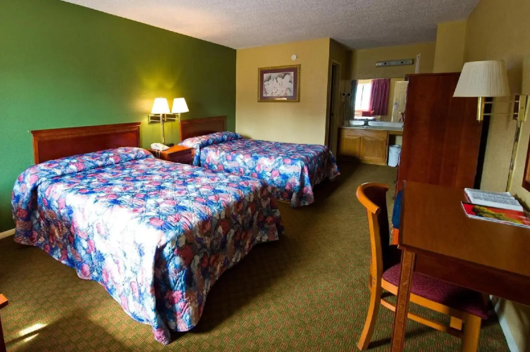 Motel 6 Millington, TN