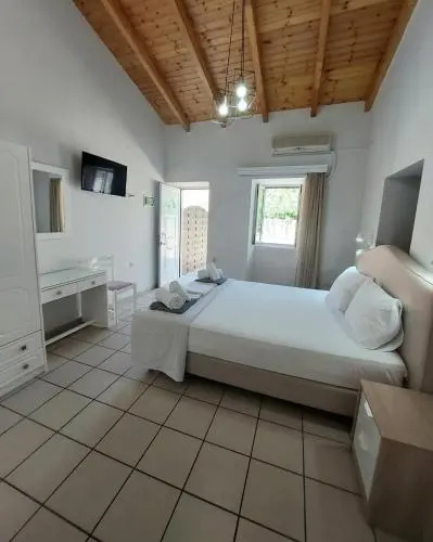Electra Villa & Studios