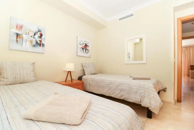 2 Bedrooms Apartment