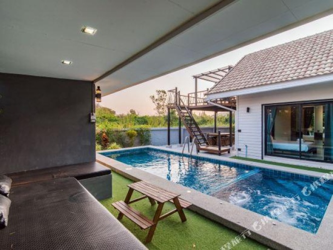 3 Bedrooms Villa