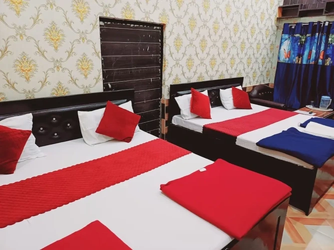 Deluxe Quadruple room with city view