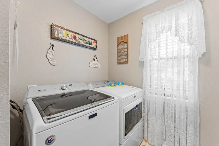 Dream Weaver 2 Bedroom Condo by RedAwning