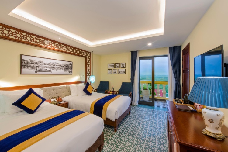 Deluxe Twin room with balcony