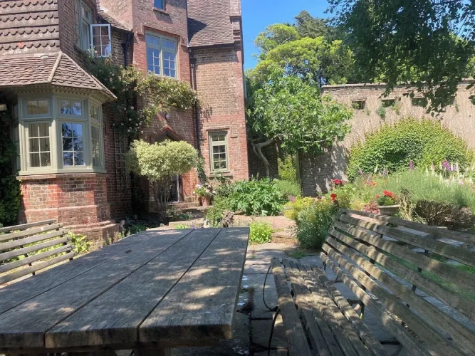 4 Bedrooms Cottage with garden view