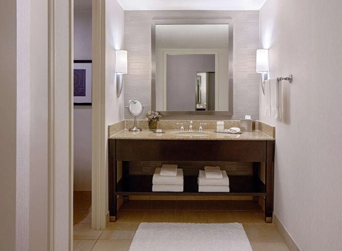 DoubleTree by Hilton Hotel Houston - Greenway Plaza