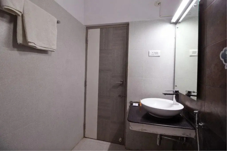 Cloud 9 Resort, Yealgiri