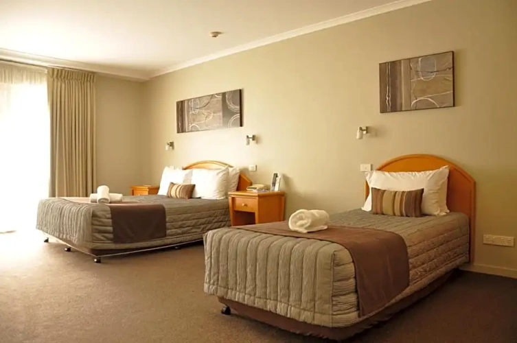 Standard Triple room with balcony