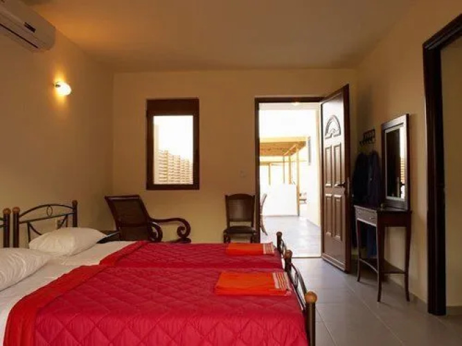 Kokkini Paparouna Villa