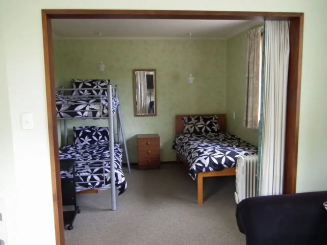 5 Chalet Cres