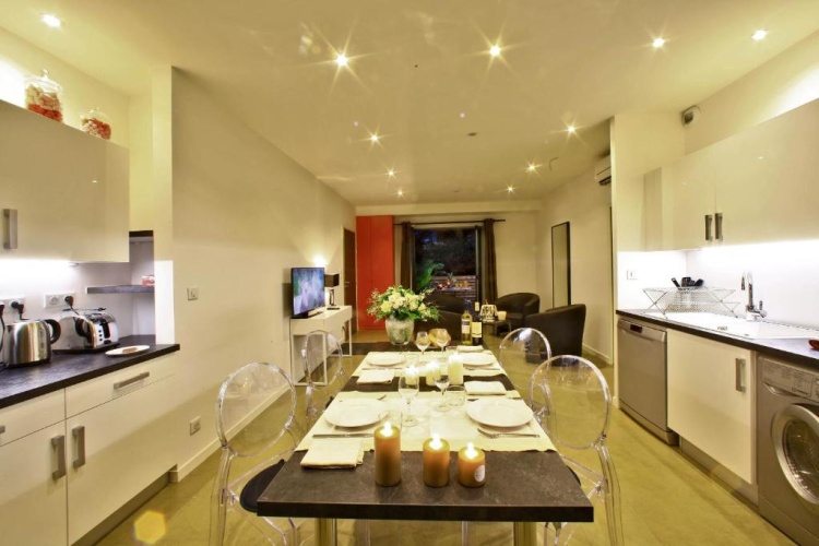 2 Bedrooms Deluxe Apartment
