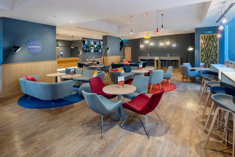 Holiday Inn Express London Heathrow T4 photo 21