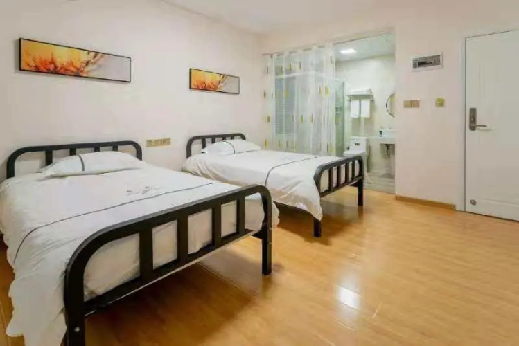 Zhuhai Qinyuan Hostel