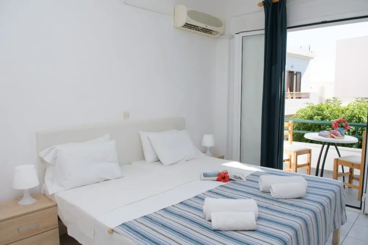 1 Bedroom Apartment with partial sea view