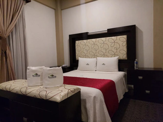 Hotel Sierra Norte Inn