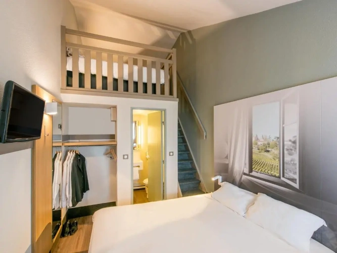 Quadruple room