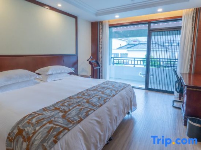 Deluxe Double Suite