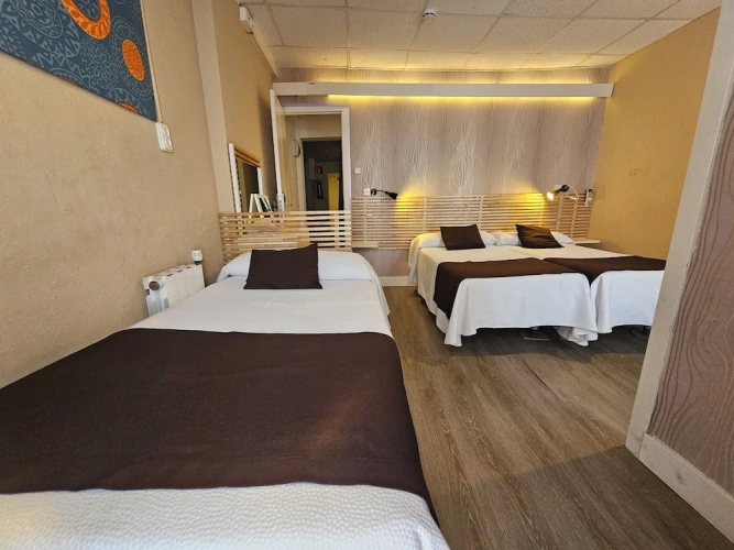 Standard Triple room with balcony