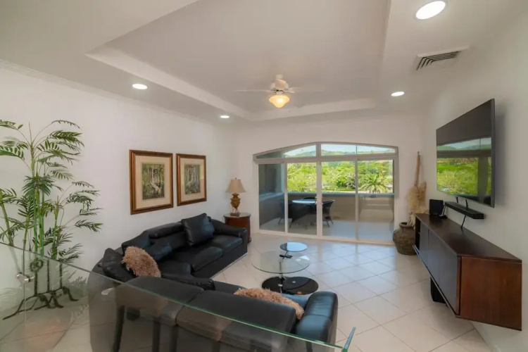 Colina 5D - 3 bdr 2 Bath Family
