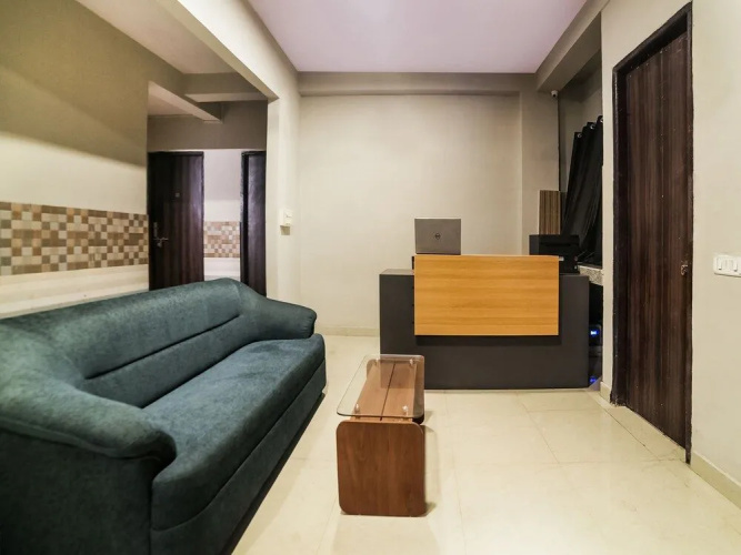 Oyo Flagship 30196 Noida Sector 5