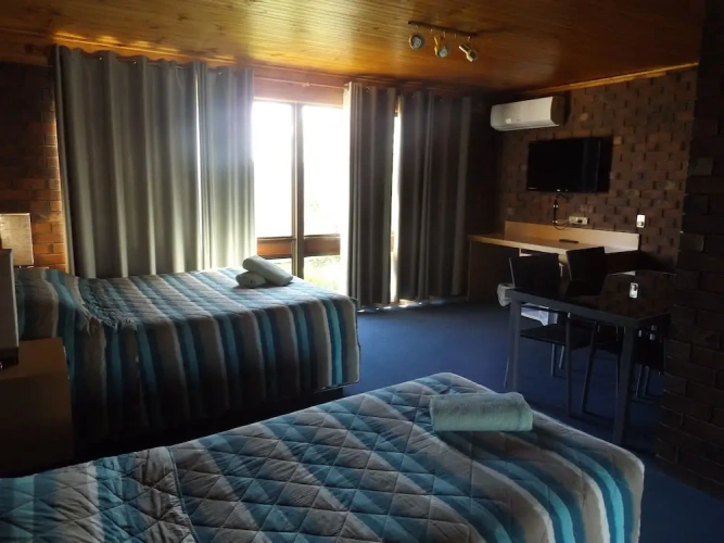 2 Bedrooms Family Basement Suite
