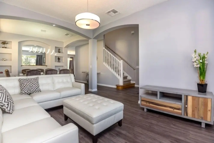 8489okc 7 Bedroom Villa