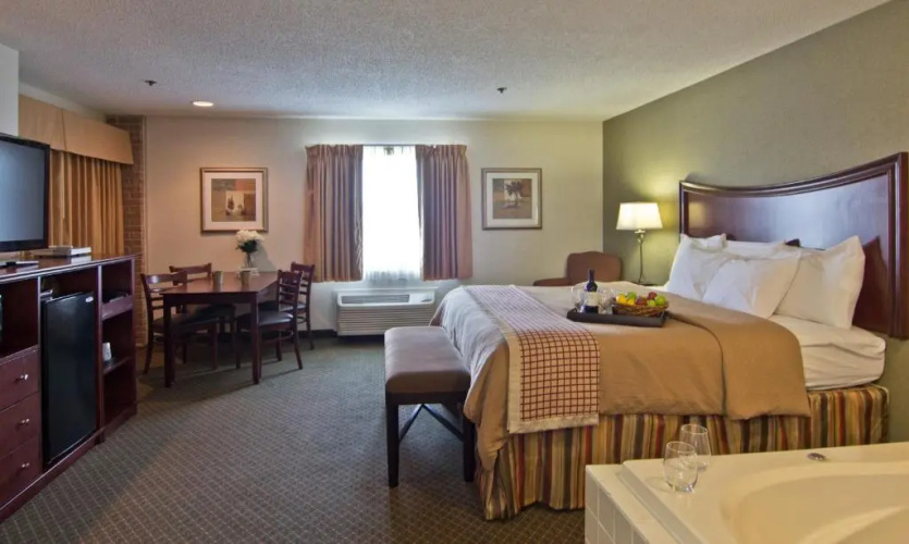Christopher Inn and Suites
