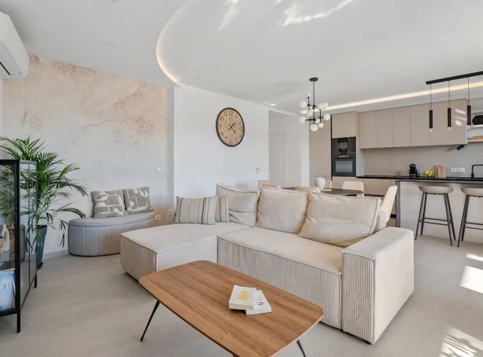 2 Bedrooms Apartment