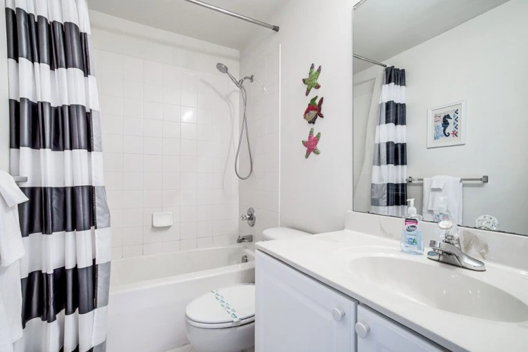 3 Bedrooms Apartment