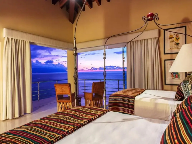 Sunny Vacation Villa 95