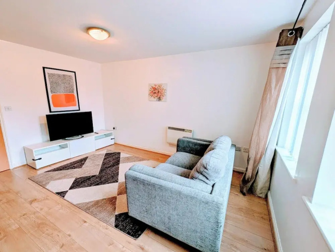 2 Bed - Sleeps 4 - Free Parking - 5 Min to Centre