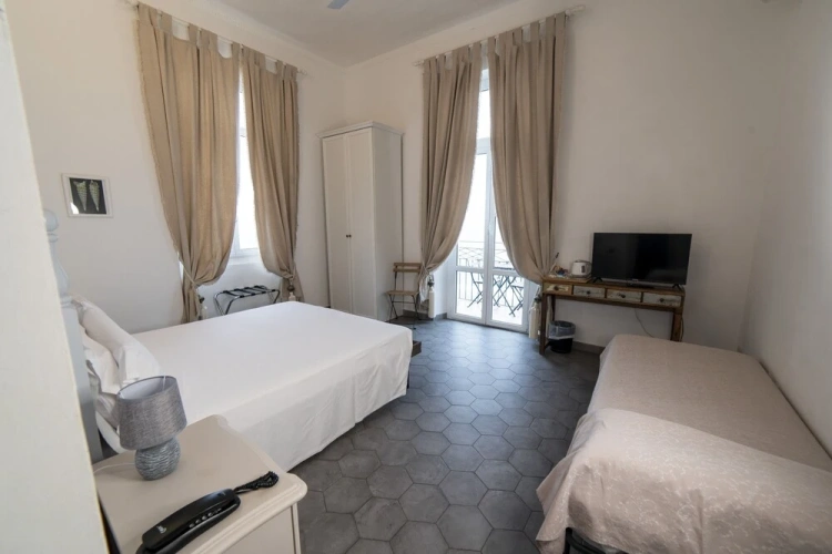 Standard Triple room with balcony and with sea view