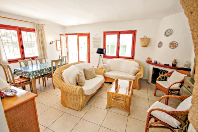 3 Bedrooms Cottage