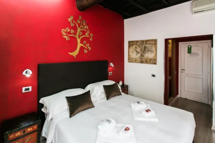 Navona First Rooms