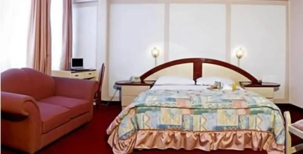 Americana Hotel