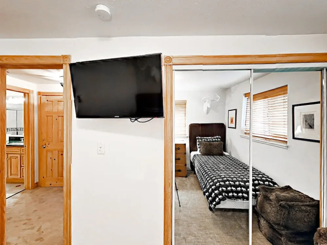 940 Waters Ave Condo Unit 101 - 2 Br condo by RedAwning