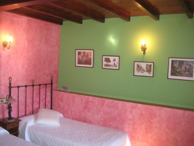 2 Bedrooms Cottage