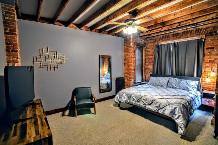 3br, 1 Bath, Sleeps 6-8 3 Bedroom Apts