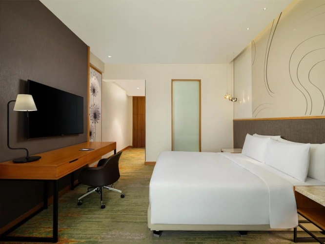 Deluxe room with balcony and with golf view