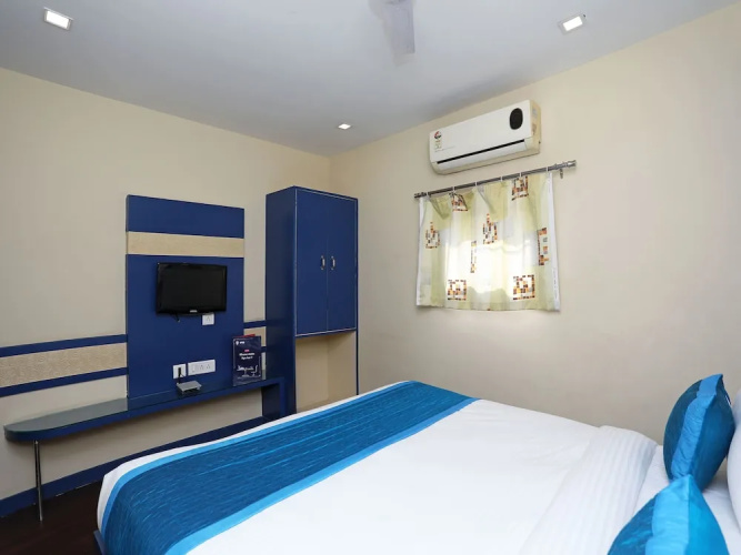 OYO 10284 Hotel Transit