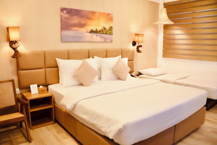 Standard Triple room