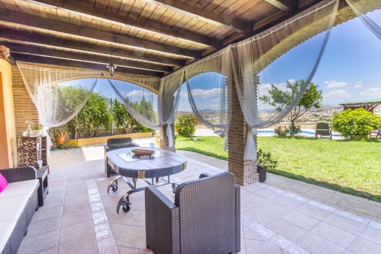 3 Bedrooms Villa