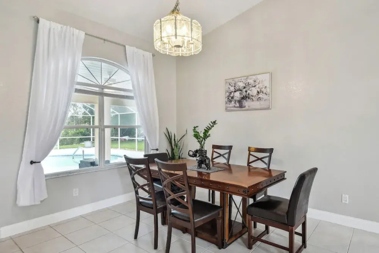 Palm Coast Escape: Screened Lanai, Saltwater Pool!