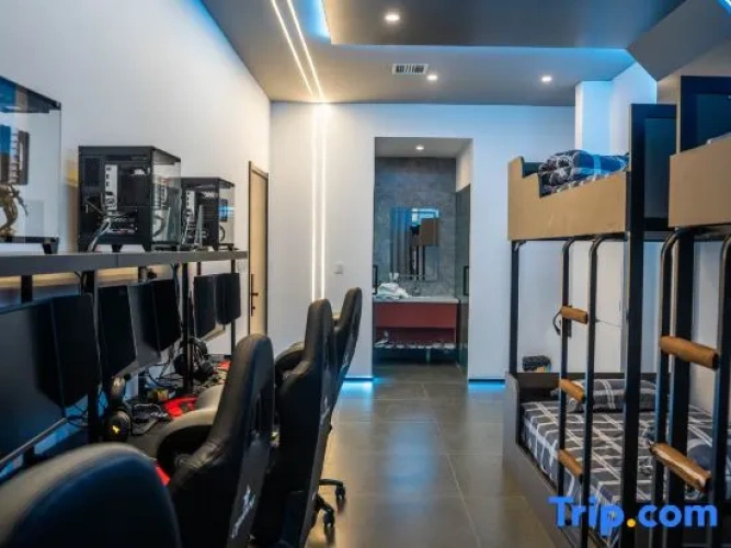 Deluxe Quadruple room
