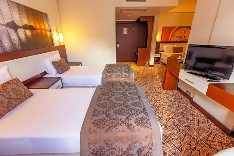 Tuna Hotel